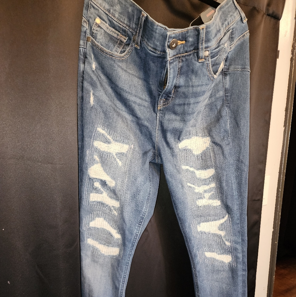 Torrid bombshell Skinny